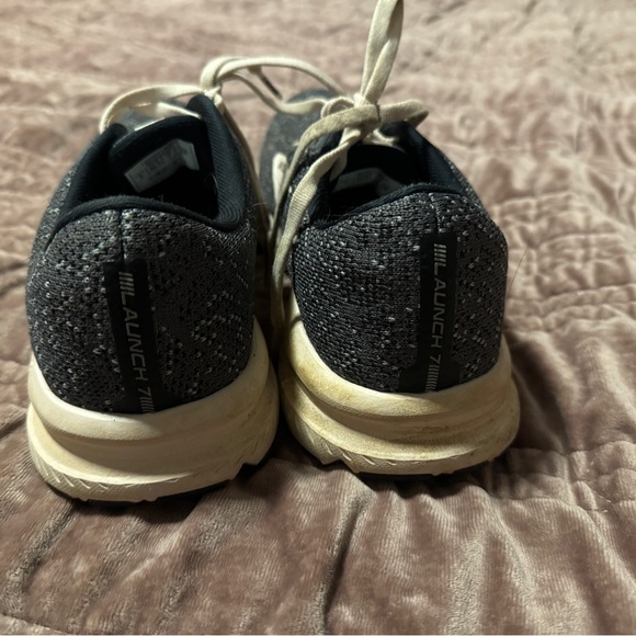 Brooks Launch 7 Size 9 - Picture 3 of 5